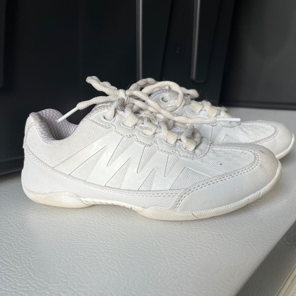 Kids White Sneakers Lace-Up Athletic Shoes